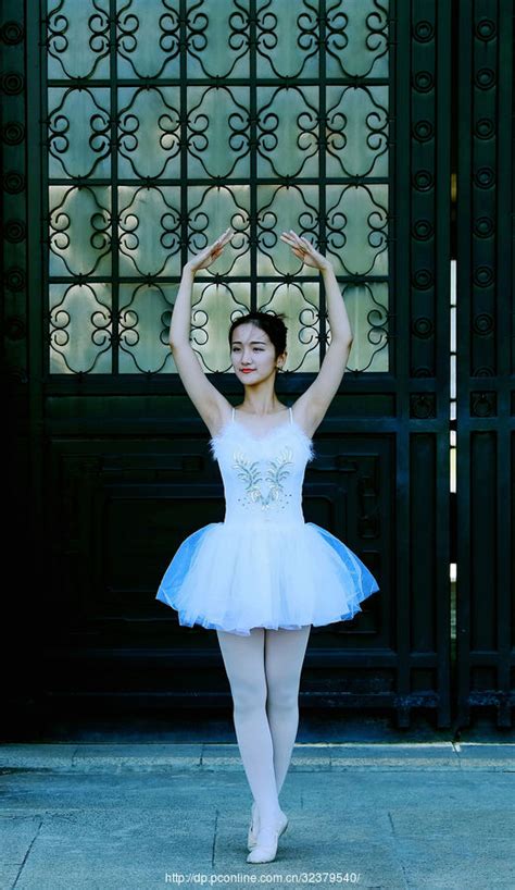【跳芭蕾的女孩摄影图片】人像摄影_太平洋电脑网摄影部落