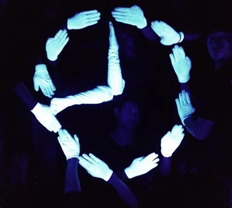 手影舞用荧光手套 发光表演手套闪光炫彩酒吧夜场气氛表演道具-阿里巴巴