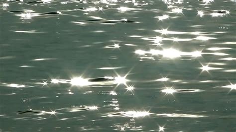 波光粼粼的水面高清图片下载-正版图片600581948-摄图网