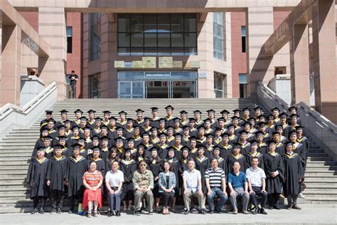 我校隆重举行2019届学生毕业典礼暨学位授予仪式-内蒙古大学新闻网