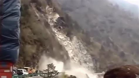 实拍：国外8个山体滑坡瞬间，泥石流瞬间吞没一切，太可怕！_腾讯视频
