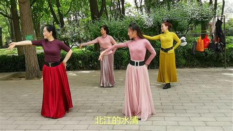 紫竹院广场舞《北江美》妩媚多姿，舞出了江南女子的温婉柔美清新_腾讯视频