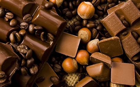 吃巧克力的好处和坏处_巧克力的功效和作用_吃巧克力会长胖吗_哪些人不适合_苹果绿