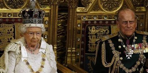 英王室晒加冕官方全家福 不见哈里安德鲁