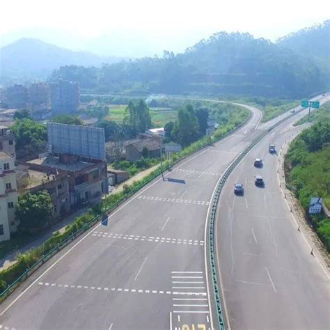 广西梧州经玉林至钦州高速公路全线开工建设