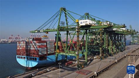 战“疫”提速丨天津港打破“2M地中海三线”在泊船时效率全球纪录-港口网