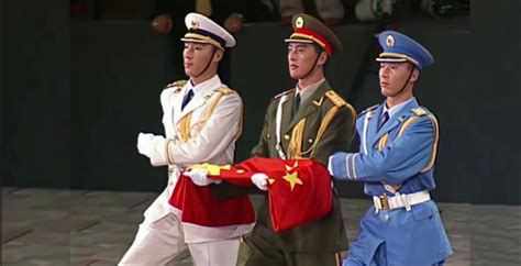 线上升旗仪式奏唱国歌_腾讯视频