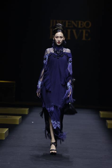 计文波 Ji Wenbo PRIVE 2022春夏高级成衣秀 - Beijing Spring 2022-天天时装-口袋里的时尚指南