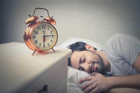经常后半夜惊醒，或与这5个原因有关，若你有，要及时调理