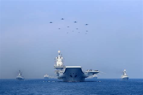 菲律宾海军：中国海警船在南海没收金属漂浮物_凤凰网视频_凤凰网