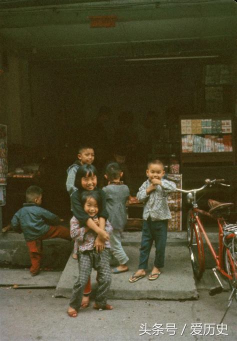老照片：七十年代台北南京西路上悠闲自得的百姓生活