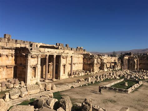 黎巴嫩Baalbeck的罗马寺庙和柱子的废墟高清图片下载-正版图片306988540-摄图网