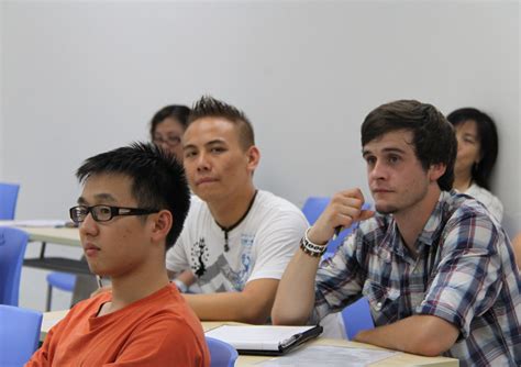 珠海小学英语教师在UIC学习新教学方法-北京师范大学-香港浸会大学联合国际学院
