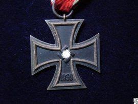 为什么德国至今还在用铁十字？德意志数百年来的军队象征|铁十字|勋章|打火机_新浪新闻