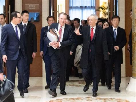 中美经贸高级别磋商谈了一天 会场上时有笑声传出_凤凰网