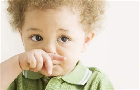 孩子流鼻血怎么回事怎么处理（孩子流鼻血是什么原因？孩子流鼻血怎么办？） | 说明书网