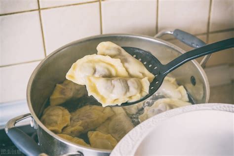 冻饺子蒸多长时间能熟（速冻水饺的正确煮法） – 碳资讯