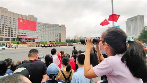 当代广西网 -- 南宁举行国庆升旗仪式