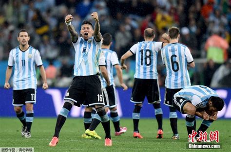梅西扛着阿根廷队，赢了_手机新浪网