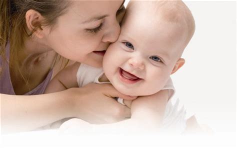 纯母乳喂养的宝宝几个月加辅食 纯母乳喂养添加辅食时间 _八宝网