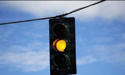 包邮太阳能道口标 路口警示灯 安全信号柱 太阳能黄闪爆闪频闪灯-阿里巴巴