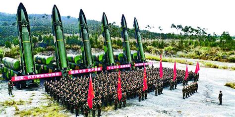 高车长剑 驰骋山林丨火箭军某旅发射营开展实战化演练 - 中国军网