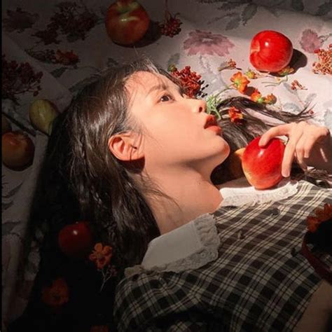 网红甜美女生头像真人