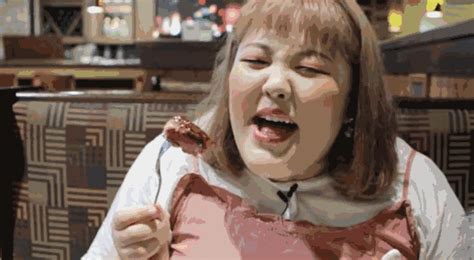 466斤的外国胖妞两年内怒减266斤，减肥成功后，她却开心不起来！_腾讯视频