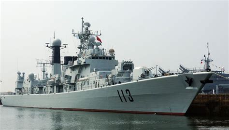 29日上午9时，中国海军第33批护航编队从山东青岛某军港解缆起航|护航编队|可可西里湖|解缆_新浪新闻