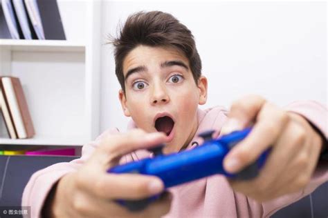 “网瘾少年”被联合国定义为精神病患，超七成还与犯罪有关！代表们怼上网络游戏和智能手机