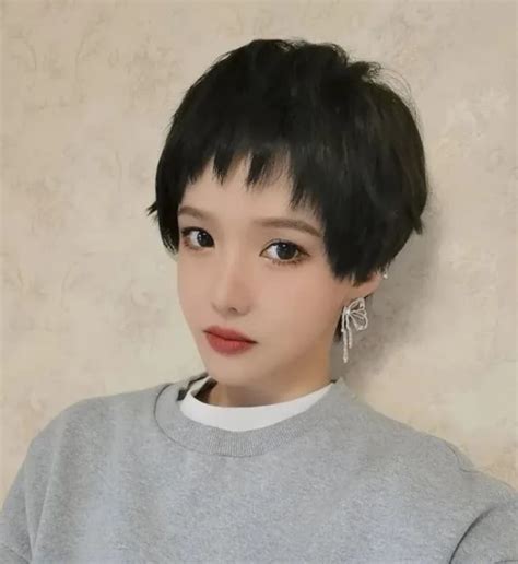 短发狗啃刘海图片