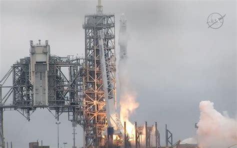 SpaceX进行猎鹰重型火箭核心部分的首个静态点火测试 - 2017年5月10日, 俄罗斯卫星通讯社