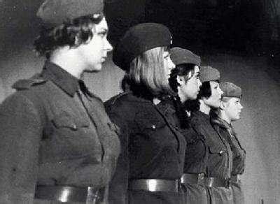 好战的代价，二战后希特勒给德国女人带来的痛苦，但他是看不见了