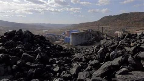 内蒙古阿拉善盟左旗一煤矿坍塌多人被埋，多方救援力量已赶赴现场_手机新浪网