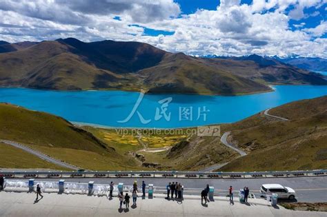 西藏山南：羊卓雍措美景迎客来-人民图片网