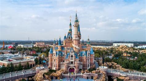 上海迪士尼乐园和迪士尼小镇将于11月3日起恢复运营_凤凰网视频_凤凰网