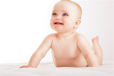 婴儿拿着玩具玩耍高清图片下载-正版图片501577200-摄图网