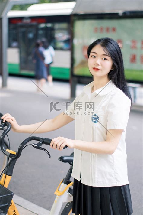 锐评 | 徐江玥：《十七岁的单车》：述说时代心事的青春残酷物语_澎湃号·湃客_澎湃新闻-The Paper