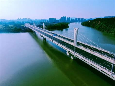江西赣州：高架快速路助力老区发展提速-人民图片网