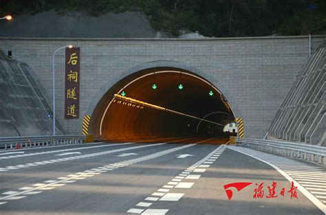峨汉高速乌斯河隧道贯通，全线重要路段年底通车_施工_峨边_高速公路
