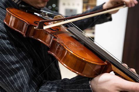 某日本小提琴教师关于学琴年龄的见解_成人学_小孩子_时间
