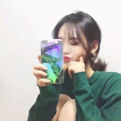 温柔手机控女生头像
