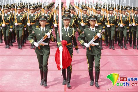 北京高校女生国旗护卫队举行阅兵-新闻中心-南海网