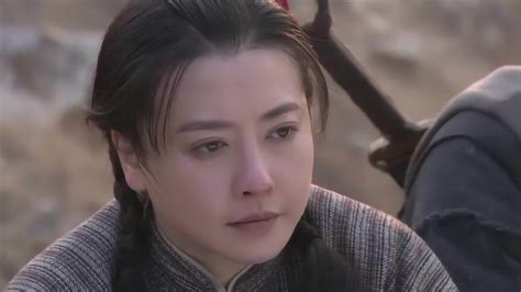 速看《铁血战狼》35集，李青韭壮烈牺牲，武忠义坟前忠义落泪！