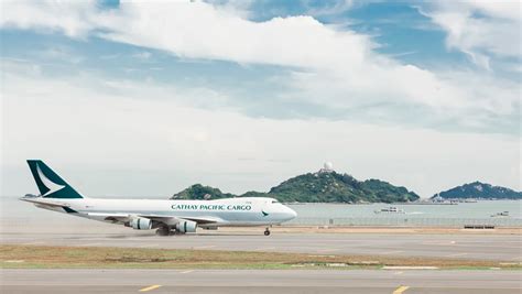 国泰航空率先在香港国际机场第三跑道降落首班商业航班_航空要闻_资讯_航空圈