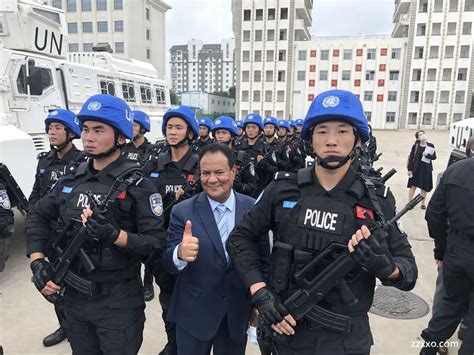 中国维和警察训练有素、装备精良，看到他们让人很有安全感。|ZZXXO