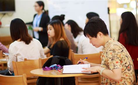 上海休闲英语课程-一对一成人英语在线-阿卡索外教英语