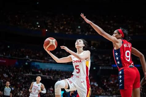 追平历史最佳！中国女篮获得世界杯亚军__财经头条