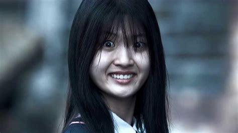 韩国悬疑惊悚片，女高中生的笑容，诡异中带着一丝恐怖_腾讯视频
