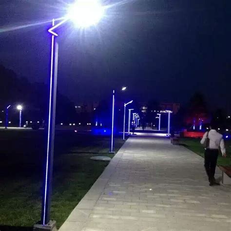 新疆哈密市“重兜帘”LED灯光隧道 - 灯光隧道_大旗灯饰